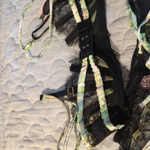 Victoria's Secret Designer Collection Fantasy Island Silk Lace Sexy 2 Piece Set - Picture 6 of 12